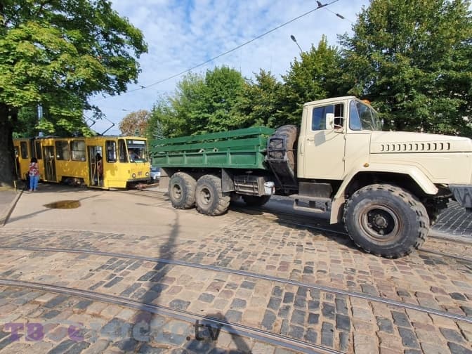 У Львові вийшли з ладу одразу дві кабельні лінії. Їх проклали ще понад 50 років тому
