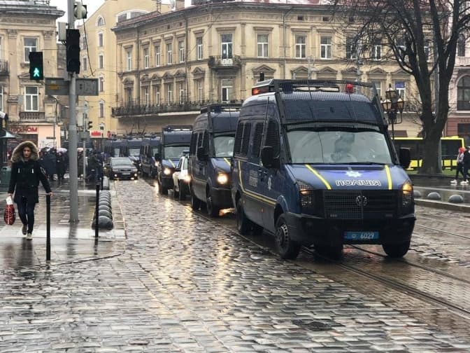 Ситуація на дорогах Львова: центр міста заблокований через приїзд Порошенка. Фото