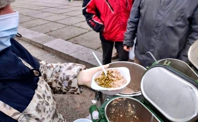 У Києві гарячу їжу надає 41 мобільна кухня, ще 40 у резерві, — Свириденко