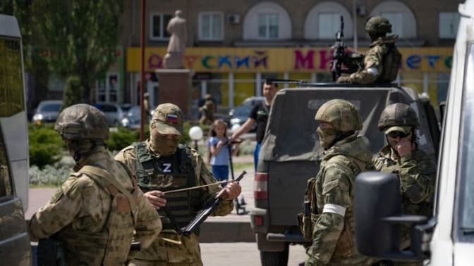 Російські окупанти розміщують свою техніку у дитсадках і церквах московського патріархату, – Генштаб