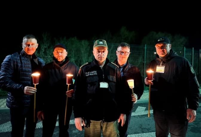 В Україну привезли благодатний вогонь