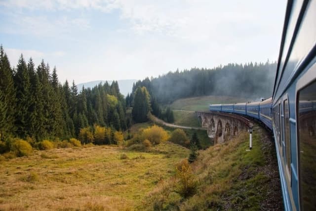 Прямі потяги зі Львова до Карпат: Укрзалізниця запускає рейси до Ворохти