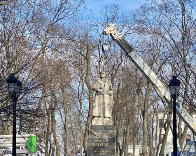 У Києві готуються демонтувати пам’ятник радянському воєначальнику Ніколаю Ватутіну