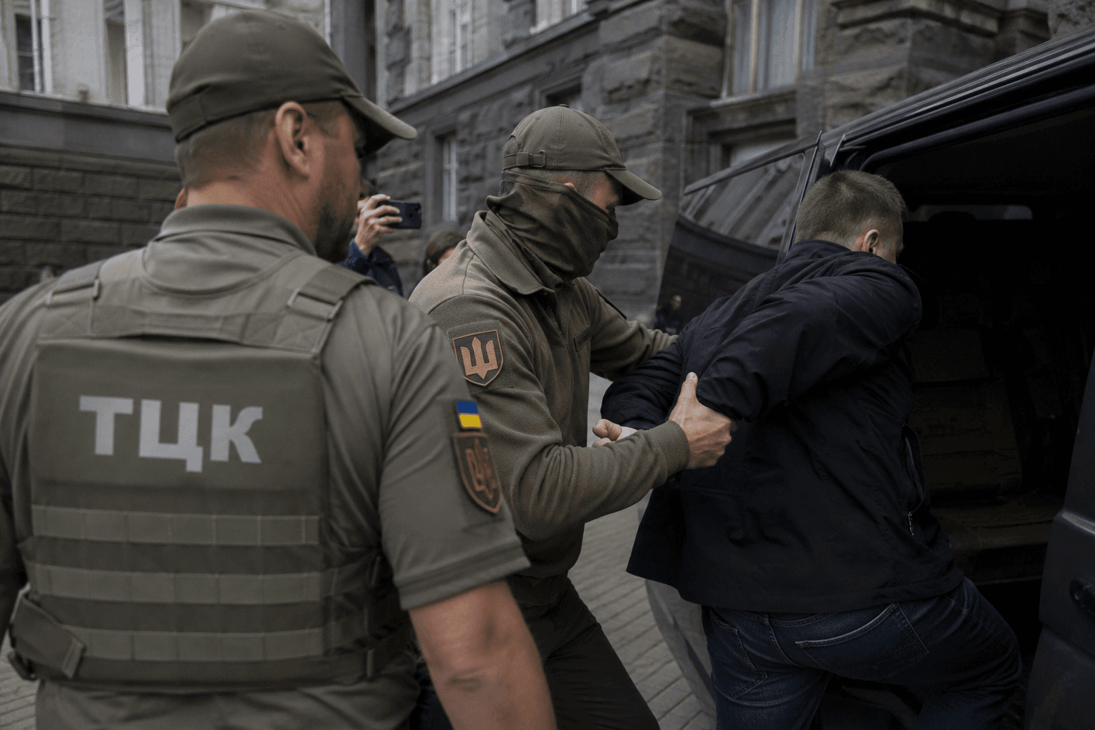 Затримання у ТЦК та відбирання телефонів: чи стануть "рейди" кримінальним злочином?