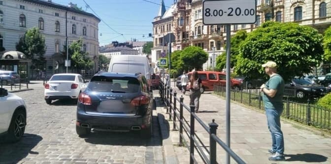 Які порушення ПДР найчастіше фіксують інспектори на одній із площ у Львові