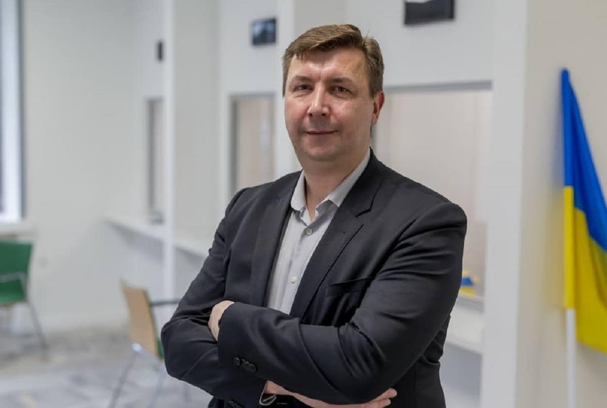 Зеленський призначив 16 нових послів України. Серед них – львів'янин, який буде послом у Кенії