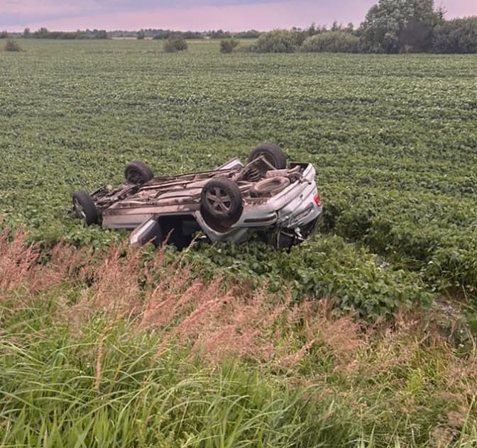 П’яний водій перекинув автомобіль на дах біля Львова, є загиблий