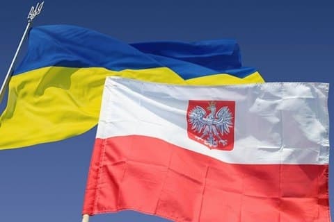 Експрезидент Польщі розкритикував Трампа після зустрічі з Зеленським. Він та інші відомі поляки написали йому листа