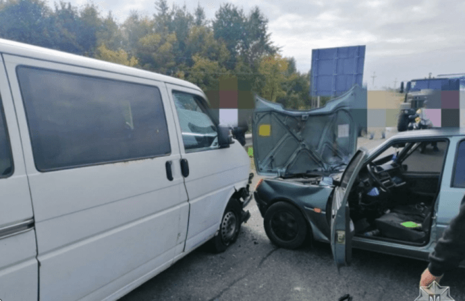 Через аварію чотирьох авто на об'їзній Львова тимчасово ускладнений рух