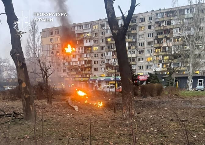 Росія атакувала Київ десятками ракет і сотнями дронів, двоє загиблих і щонайменше 29 постраждалих
