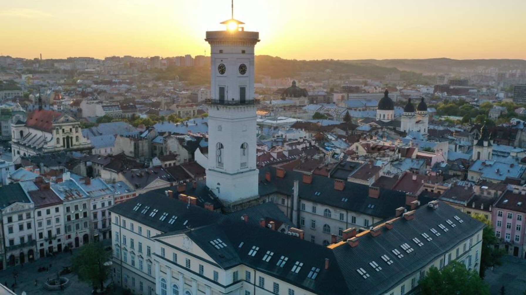 На вежі Ратуші посилять заходи безпеки / фото ЛМР