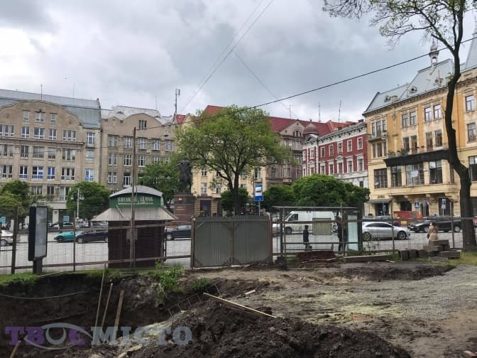 Реконструкцію фонтану «Кульбаба» відновлять у вересні, а МАФи заберуть