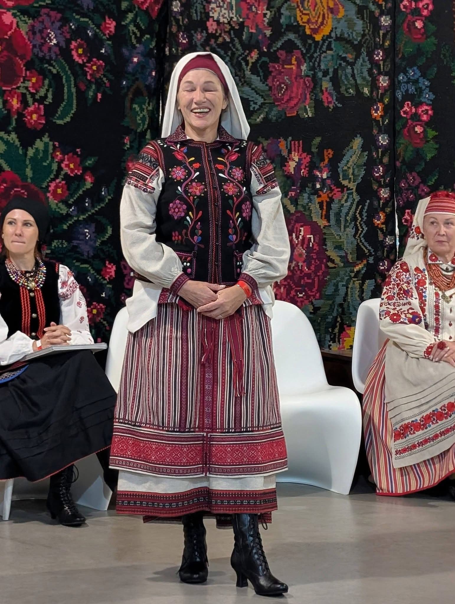 Жидачівський стрій від Галини Гром / фото: фб Галина Гром