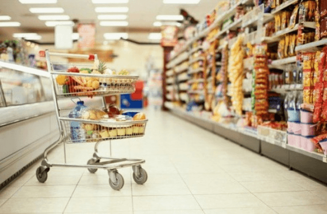 Чи достатньо у Львові продуктів та ліків, та як працює пошта