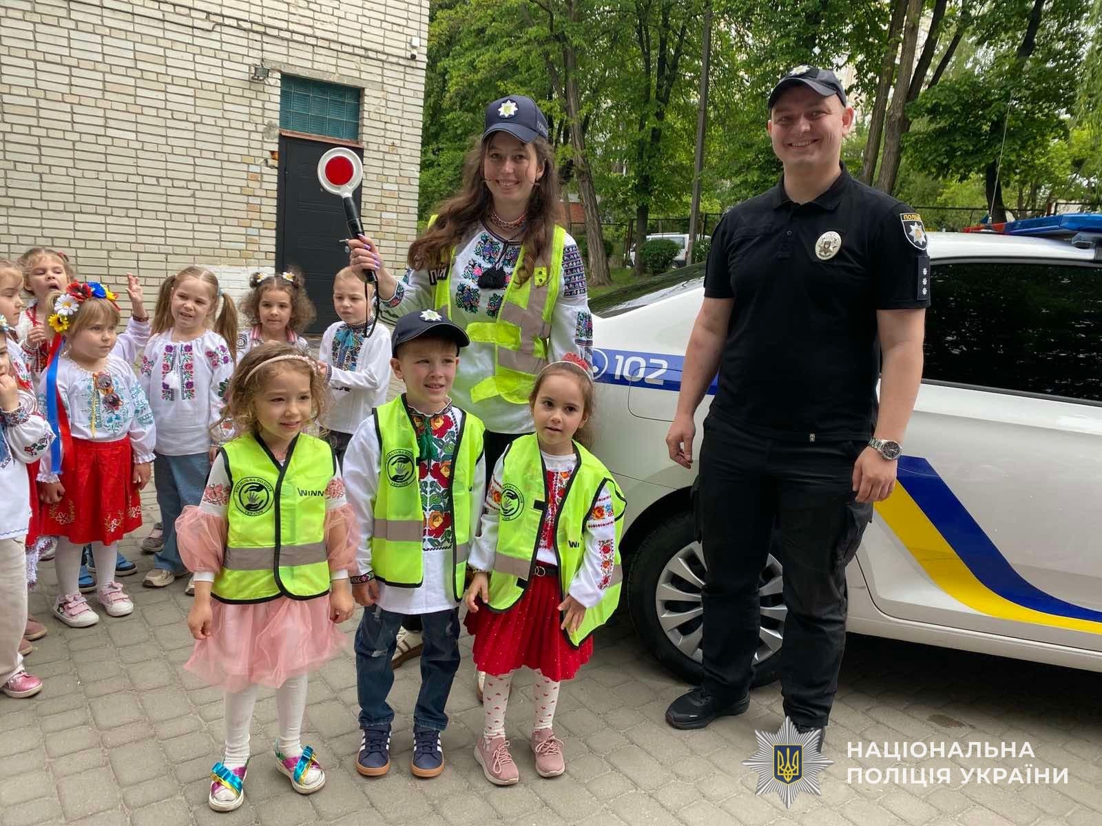 Поліція закликає дітей бути обережними під час канікул