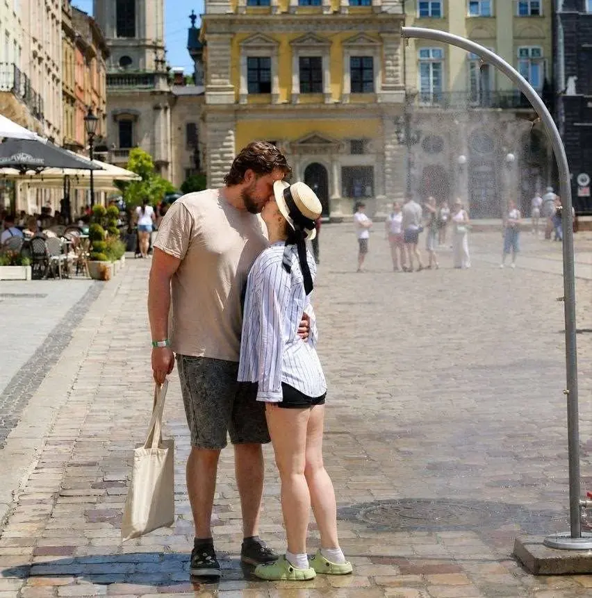 Спека до +37 °C: у Львові встановили додаткові розпилювачі води. Перелік локацій
