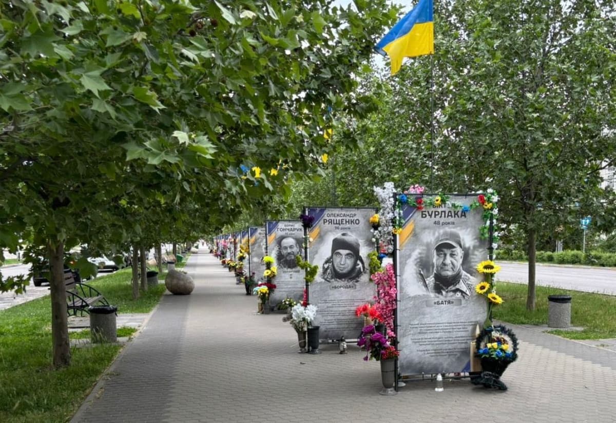 Підлітки танцювали під російську музику на Алеї Слави в Обухові: батьків притягнуть до відповідальності