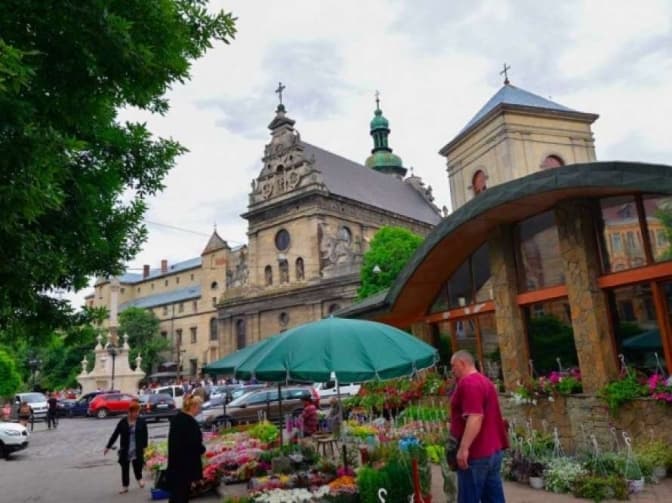 Молитва за постраждалих від паводку та напад на медиків. Головне за ніч і минулу добу