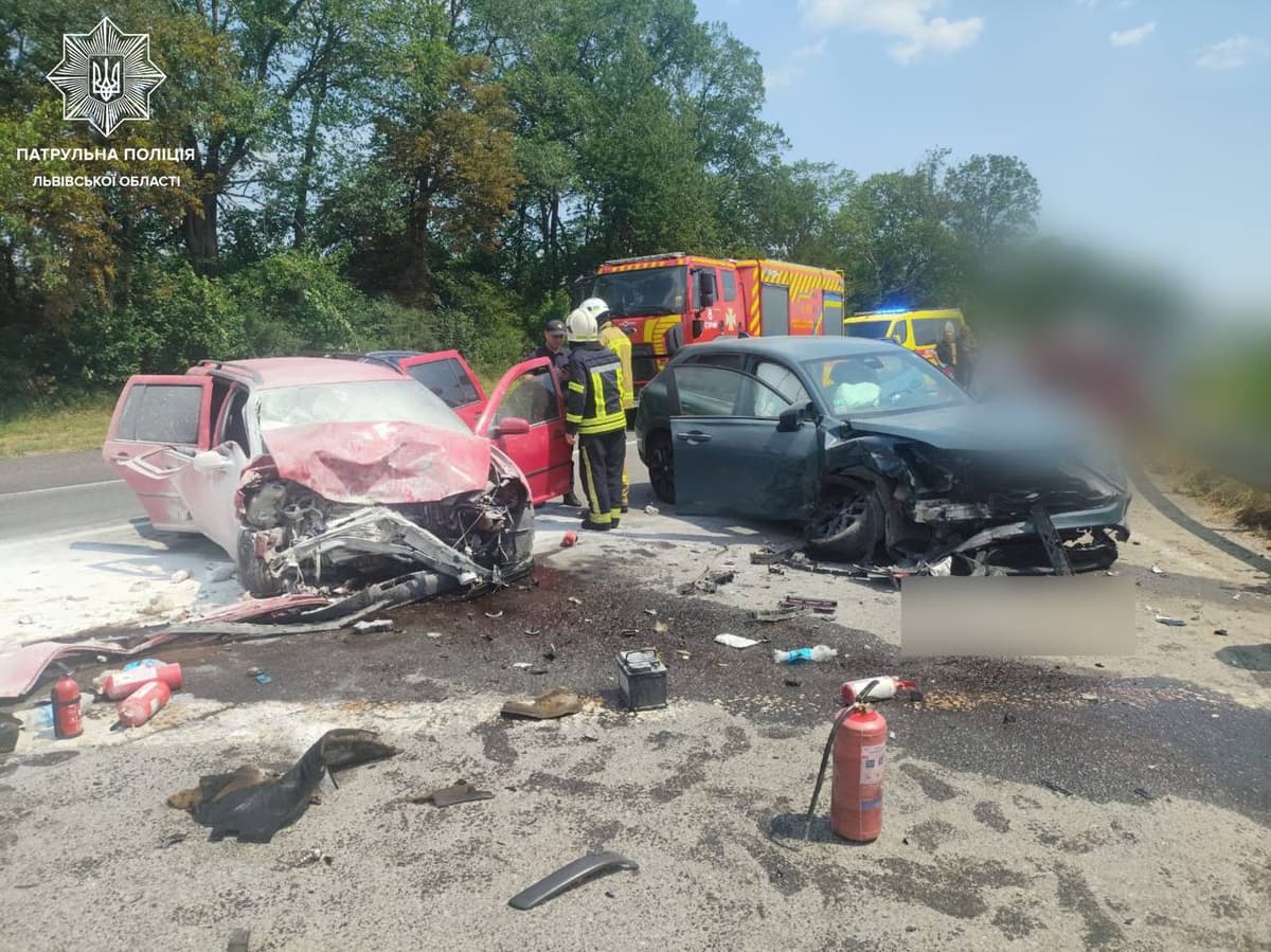 ДТП на трасі Київ — Чоп на Львівщині: на ділянці ускладнено рух