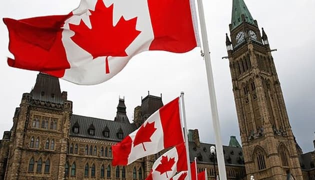 На вежі парламенту Канади заграють українські колядки