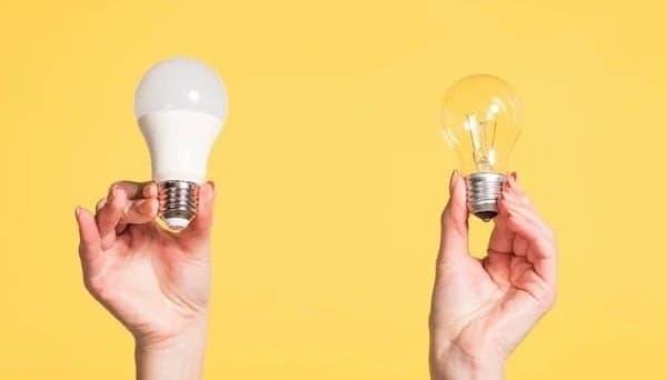 Пенсіонерам Київщини роздаватимуть LED-лампи