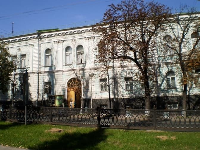 В Києві судитимуть підрядника, який ремонтував музей Шевченка після обстрілу у жовтні 2022 року