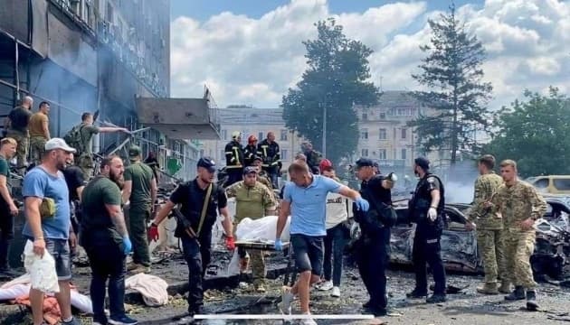 Вінниця після ракетного удару росіян 14 липня 2022 / Фото: ДСНС