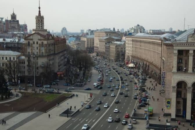 На Хрещатику ремонтуватимуть дорогу, рух транспорту буде обмежений