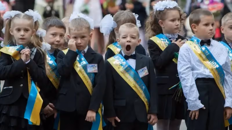 Чи будуть 1 вересня у школах святкові лінійки, як Львівщина підтримає книговидавців та що обурило людей у гендер-паті у «Тустані». Ключове за 28 серпня