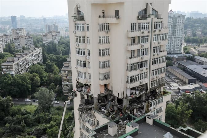 В Києві завершують відновлення житлової багатоповерхівки на Липківського