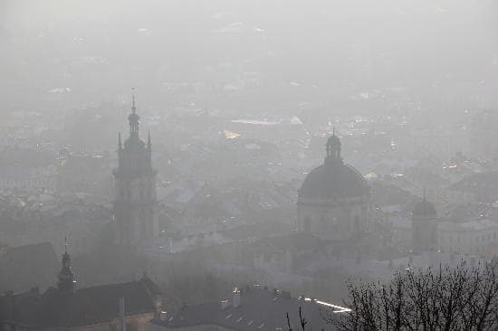 Львів’ян попереджають про туман на дорогах