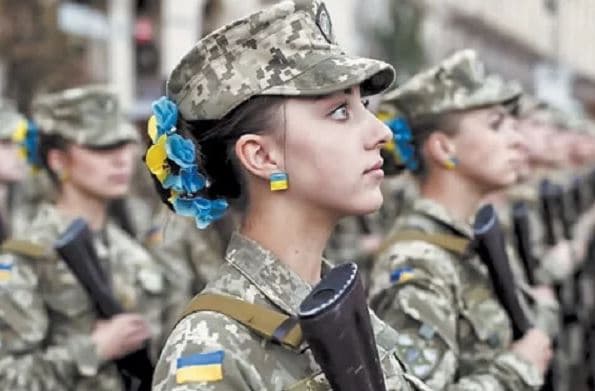 В Україні зрівняли права чоловіків та жінок у армії