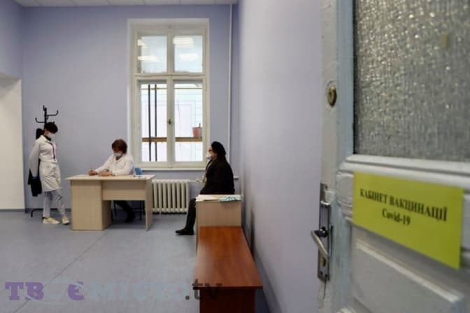 На Львівщині закінчилась Moderna. Чим робитимуть друге щеплення