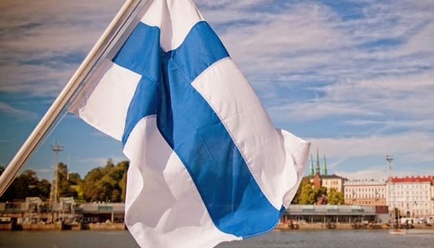 Фінляндія перевела працівників посольства до Львова
