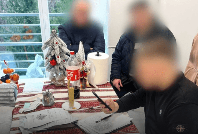 У Львові на хабарі дві тисячі доларів затримали голову ВЛК Львівського ТЦК