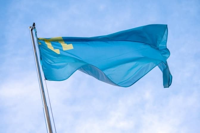 У Львові підняли прапор кримськотатарського народу. Фото
