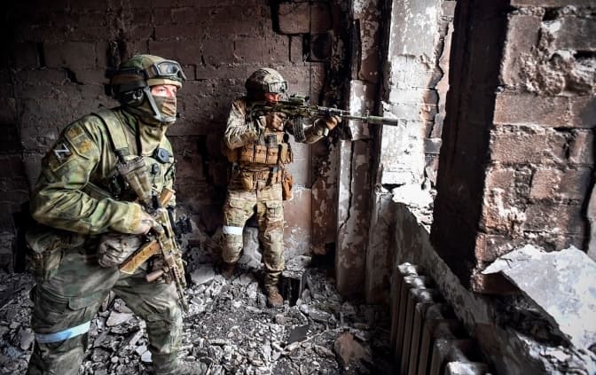 Воїни ЗСУ за добу знищили 300 окупантів, літак і безпілотник