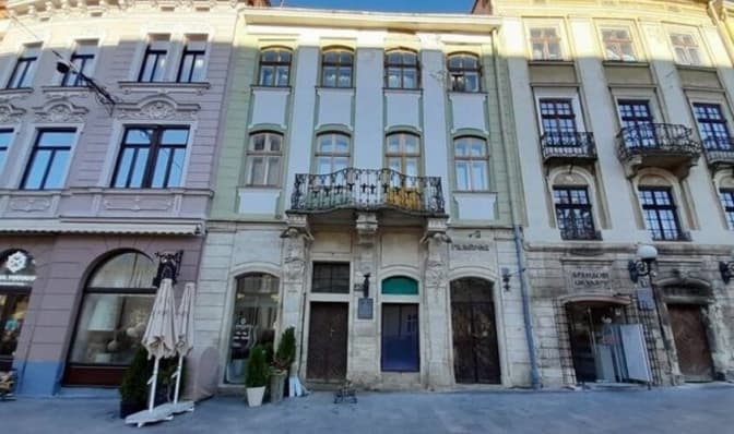 Суд залишив у силі штраф за незаконні роботи в історичній кам’яниці на площі Ринок у Львові