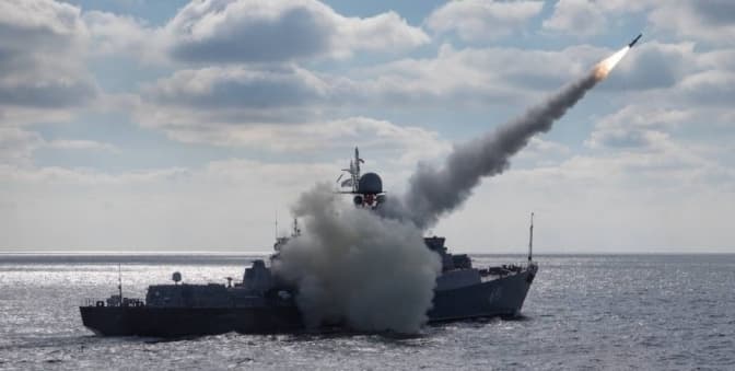 У Чорному морі росіяни тримають у бойовій готовності 24 ракети