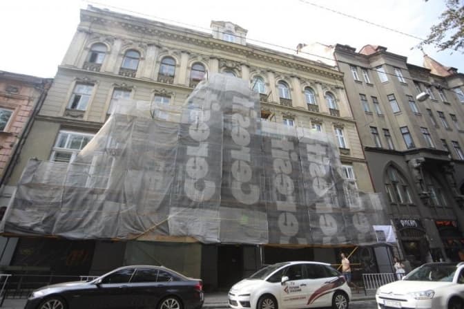 На вулиці Князя Романа у Львові відреставрують 6 балконів
