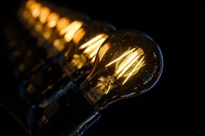 Графіки відключень світла на Львівщині 8 грудня