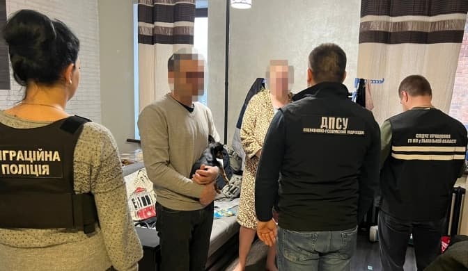 Поліцейські Львівщини викрили осіб, які незаконно переправляли ухилянтів за кордон