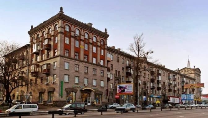 Будинок по проспекту Берестейський, 45