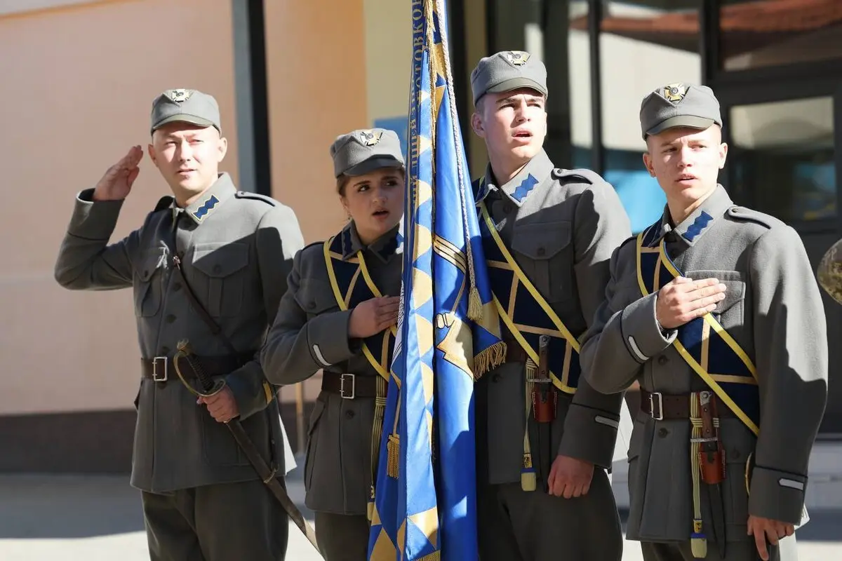 209 першокурсників ліцею Героїв Крут склали присягу