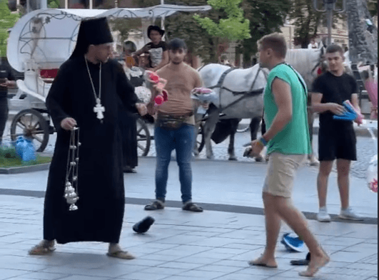 У центрі Львова пранкер зняв провокативне відео для TikToK