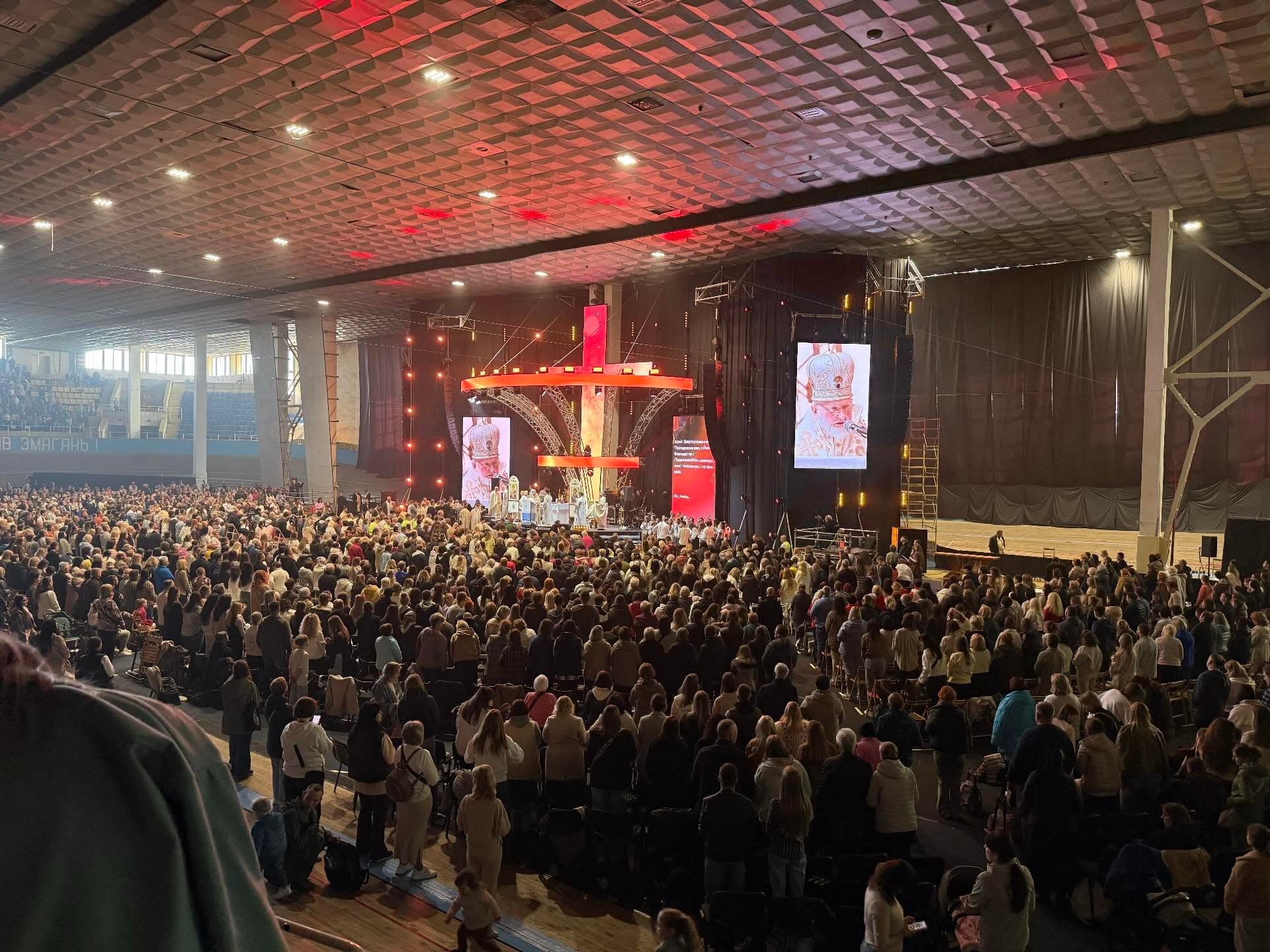 Велика молитва "Зустріч зі Святим. Я є" на СКА у Львові / Фото: katyahulyk