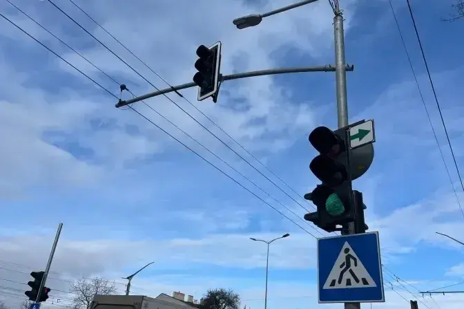 Світлофор у Львові / фото: ЛКП "Львівавтодор"