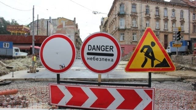 Одну із вулиць Львова на місяць перекриють для проїзду. Як курсуватиме транспорт