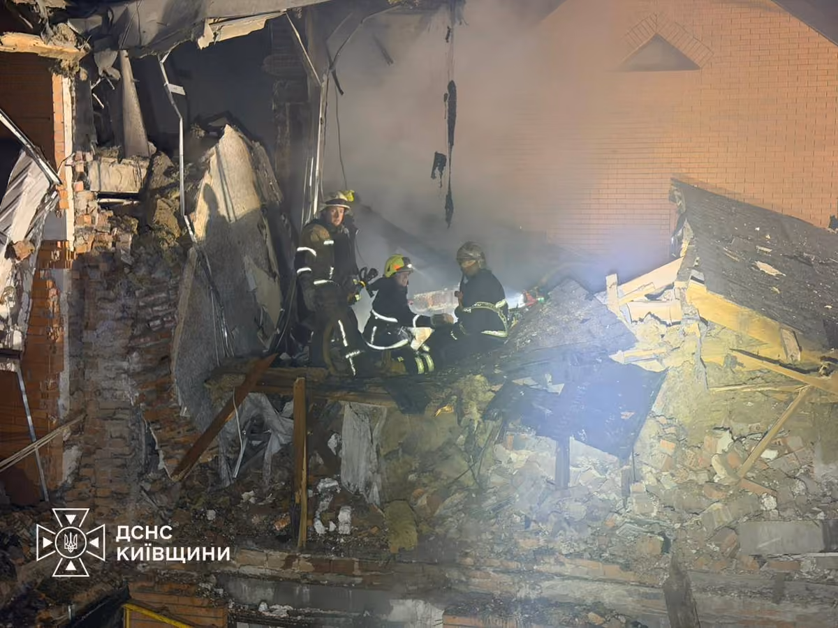 Ранковий удар по Київщині 2 вересня: є поранені, у Вишневому зруйновано два таунхауси