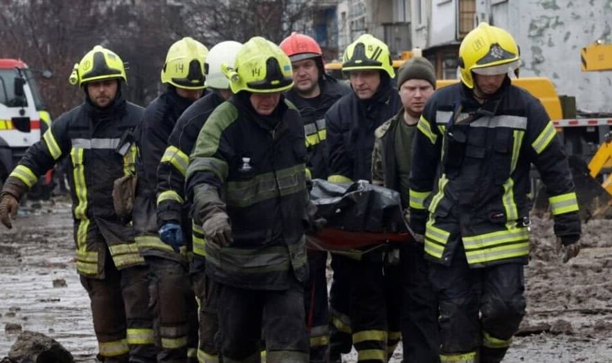 Рятувальникам та поліцейським підвищать зарплати, чому Зінченко залишився без адвоката та на автобуси у Львові доведеться чекати довше. Ключове за 10 червня